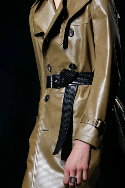 Look 15